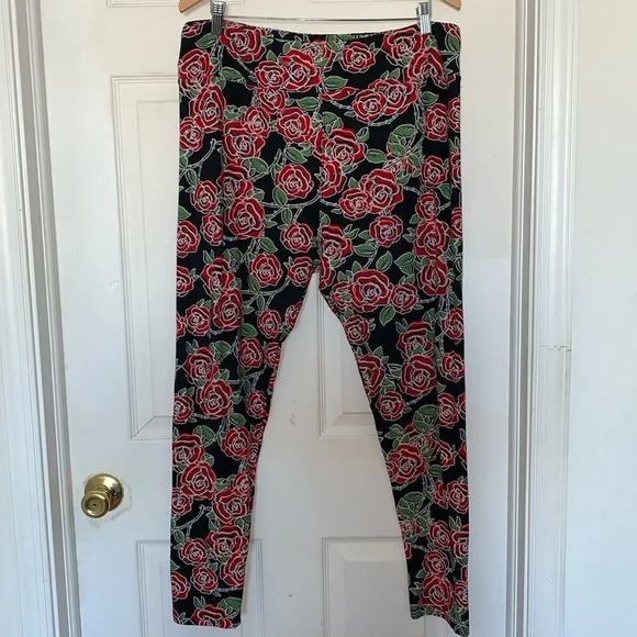 LulaRoe Disney Rose Print Leggings - Picture 1 of 4